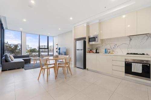 04M New 1BR apartment near Airport and City with Free visitor parking