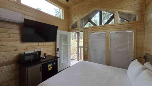 060B Grand Canyon South Rim Chalet with King Bed