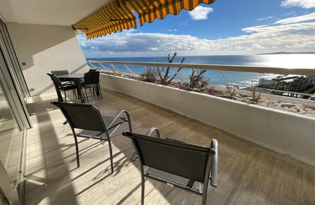 06AO - Superbe appartement avec vue mer exceptionnelle
