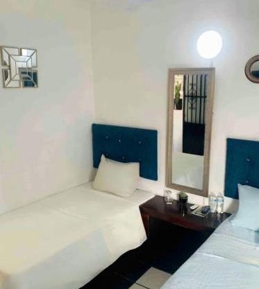 07 Habitación Independiente en Zona Romántica a solo 3 cuadras de la playa