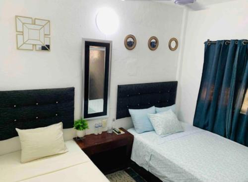 08 Habitación Independiente en Zona Romántica a solo 3 cuadras de la playa
