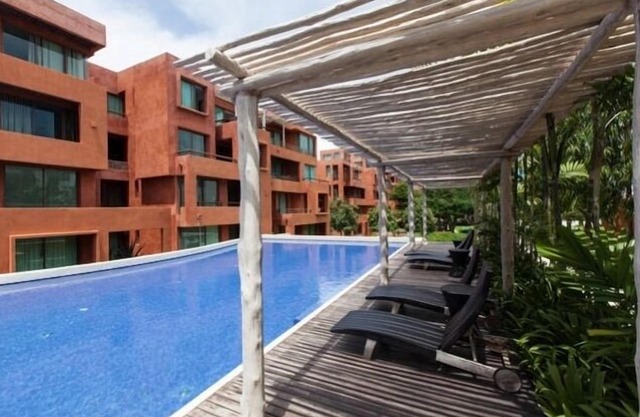 080 Lastortugas 3br vue sur la piscine en bord de mer