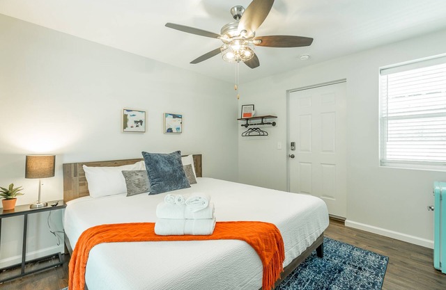 09: The Breuer Room - A PMI Scenic City Vacation Rental
