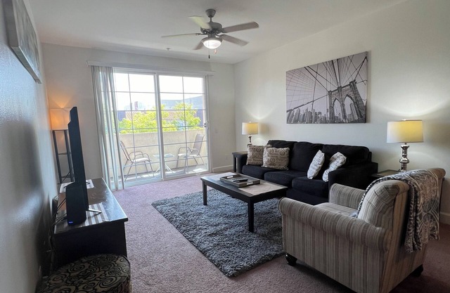 1+1 Spacious unit located at: San Fernando Valley-CSUN-NORTH HILLS VAN NUYS-NOHO