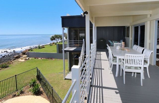 1/139 Woongarra Scenic Drive