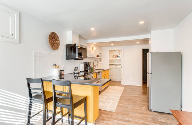 1/2 Mi to City Park: Pet-Friendly Denver Home!