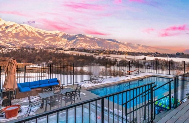 1, 30 Off Rental Car, Pool & Jacuzzi, 0 Fees, Crib