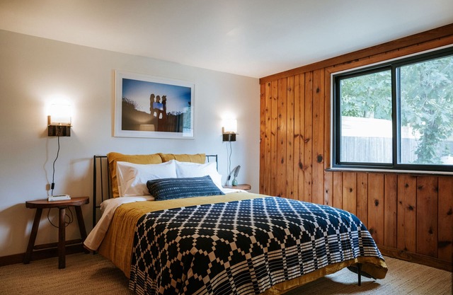 1.5 Bedroom Suite with Den
