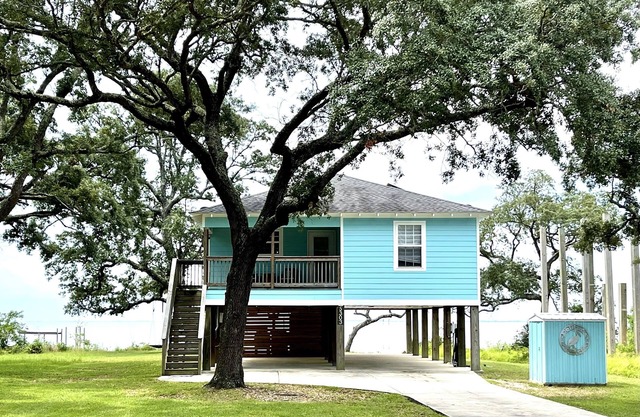 1 ACRE PRIVATE BEACH & PIER, FAMILY & PET FRIENDLY HOME