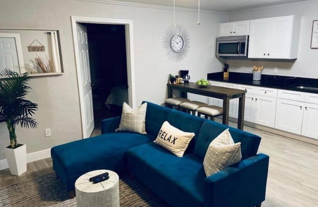 1 BD Apt close to Disney/Universal/Shopping/Dining