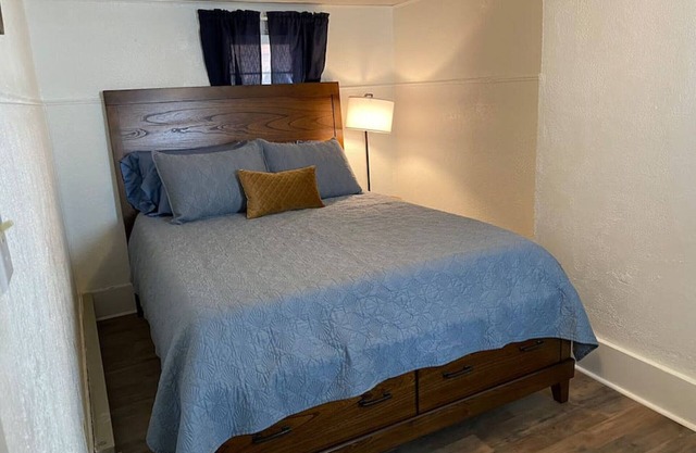 1 BDRM apartment - Great Location!