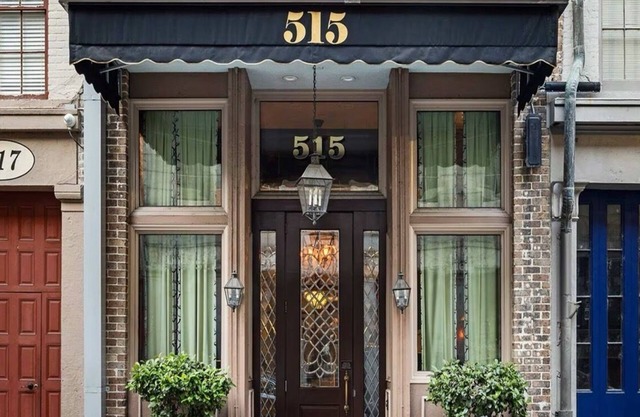 1-Bdrm Presidential Suite in Warehouse District Next to the Famed French Quarter