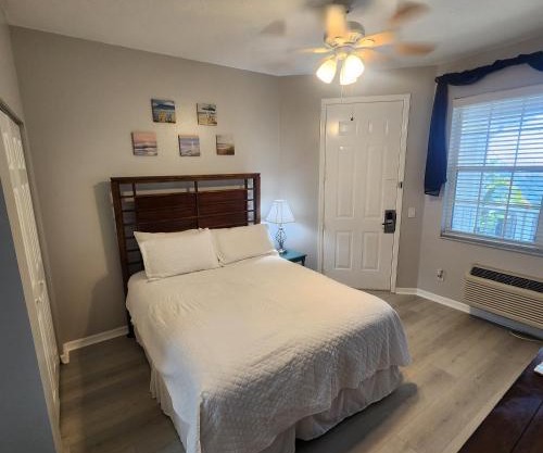 1 Bed 1 Bath at IMG near Beach