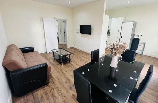 1-Bed Apartment in Ealing - 2mins from station
