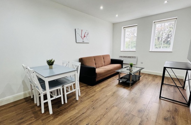 1-Bed Apartment in Ealing