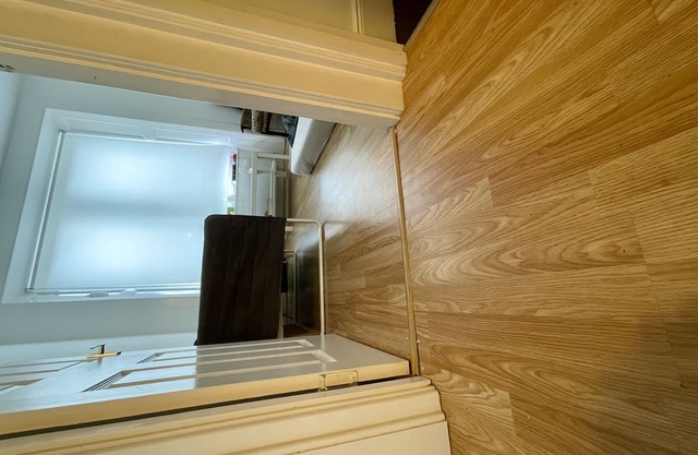 1-Bed Apartment next to Paisley gilmour station!
