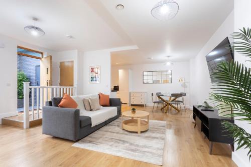 1 Bed Apartment - Redhill Central, Surrey, Gatwick #4