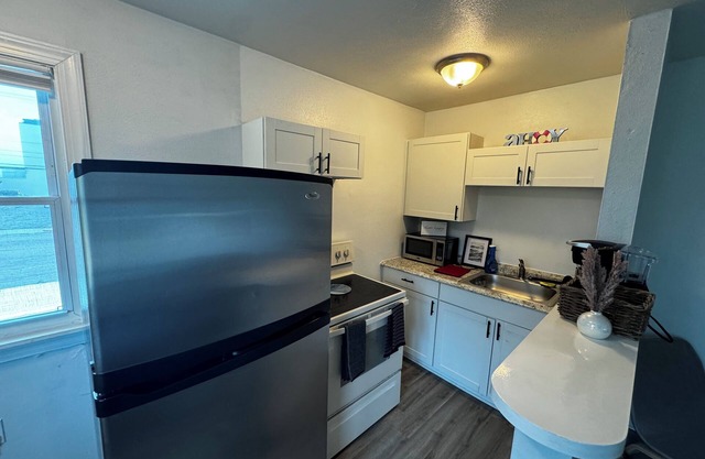 1 Bed Apt across from the beach 3