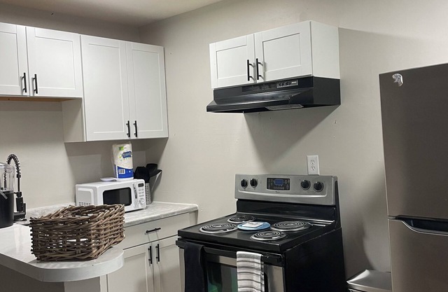 1 Bed Apt across from the beach 4