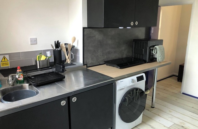 1-bed Apt, Sleeps 2, 20 Mins to Peak District