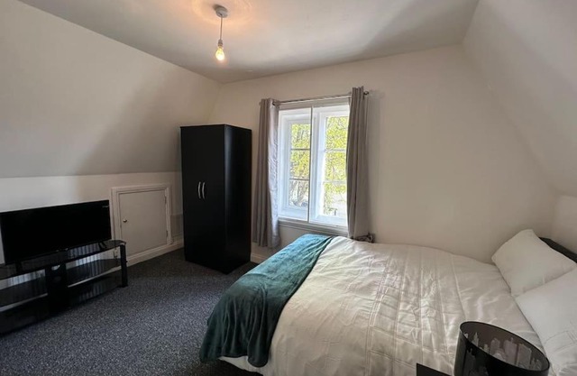 1 Bed Central Newark Flat 2nd Floor