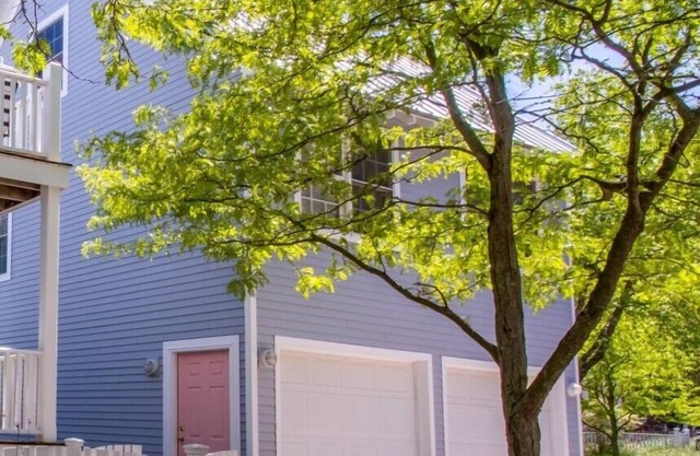 1 Bed + Loft in Resort - Pool, Fishing, Lake Access