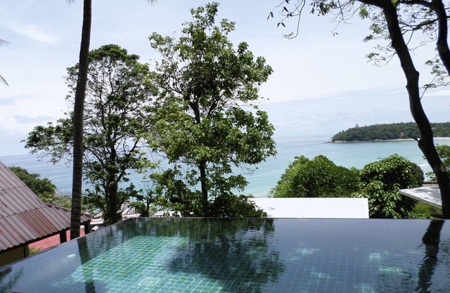 1 chambre avec 2 lits simples à Kata Beach B8
