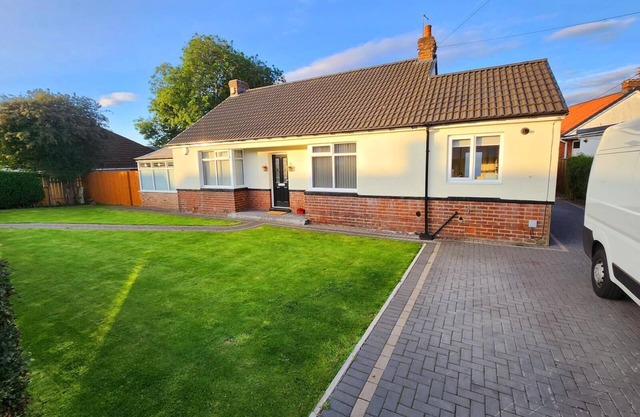 1-Bed Studio with Parking, Ideal for Couples
