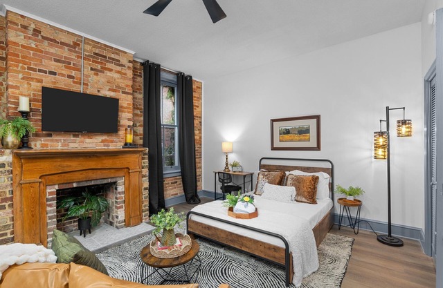 1 bedroom, 1 bathroom studio in Downtown Augusta