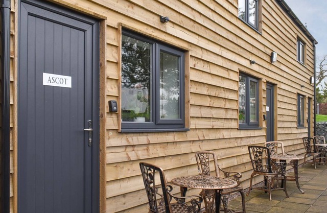 1 bedroom accommodation in Wrexham, near Llangollen