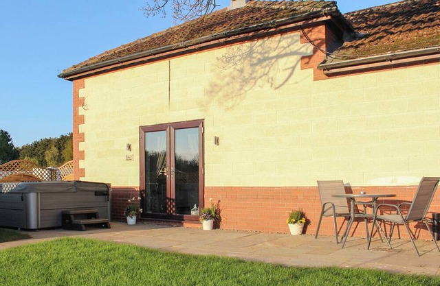 Very comfortable and beautifully decorated, single storey cottage with one double bedroom.