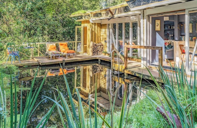 This compelling eco property is set in a quiet, private spot surrounded by nature.