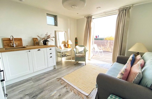Tranquil beachfront hideaway perfect for a romantic getaway on the beautiful south coast.