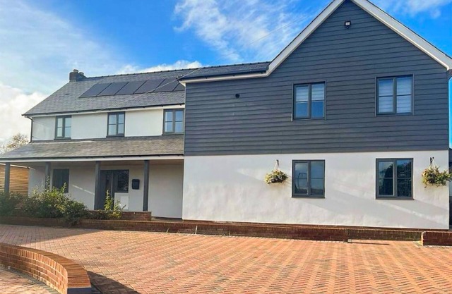 A lovely modern annexe nestled in the village of Guilsfield.