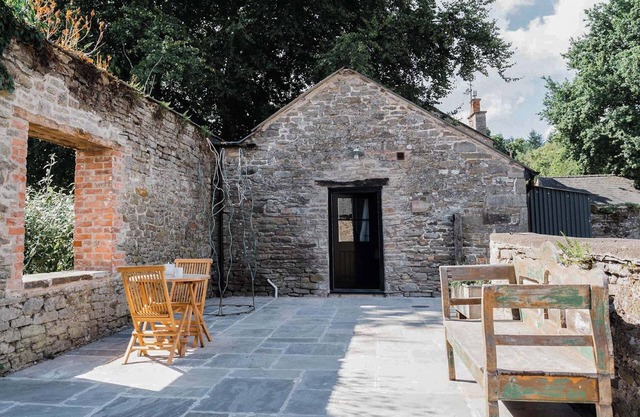 Beautiful barn conversion offering guests a comfortable stay within easy reach of Hay-on-Wye.