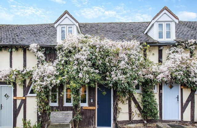 1 bedroom accommodation in Ridgeway Cross, near Malvern