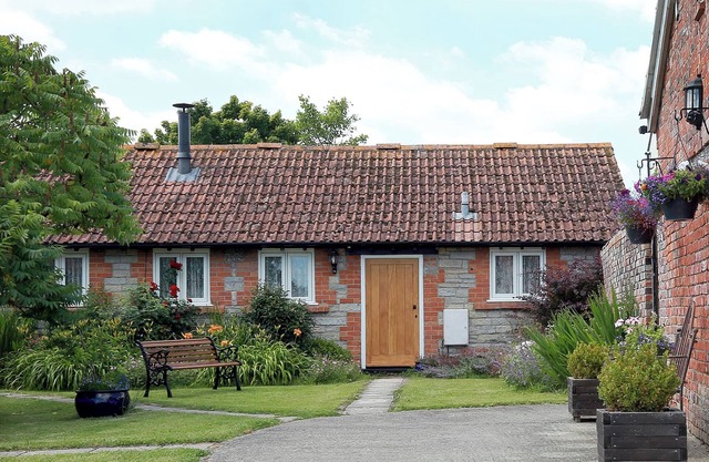 1 bedroom accommodation in South Barrow, near Yeovil