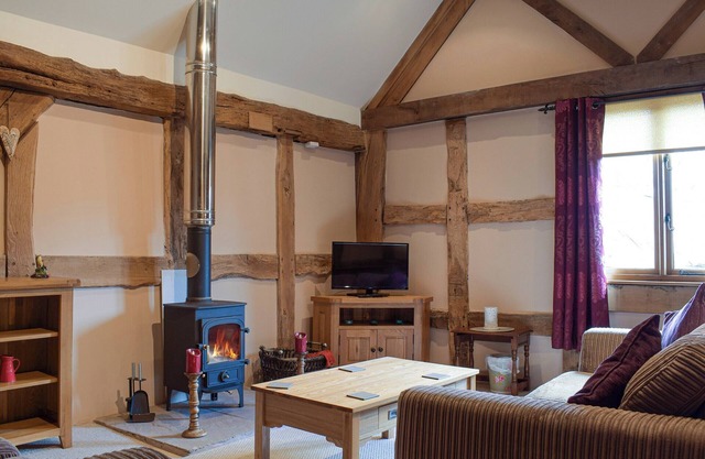 This property is set perfectly for guests looking to explore all that Herefordshire has to offer.