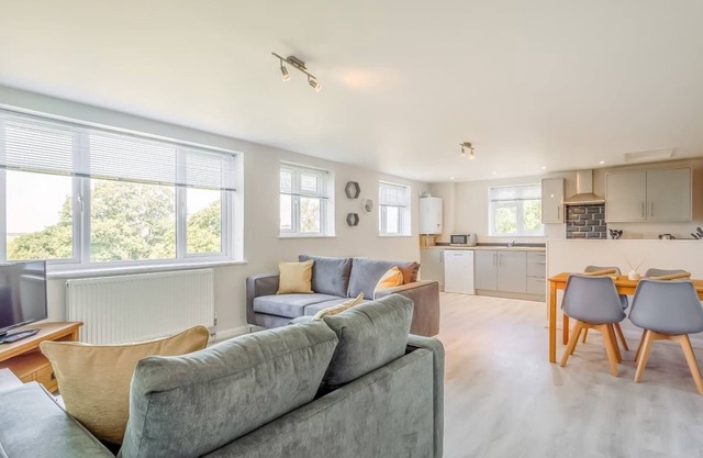 A spacious contemporary one-bedroom apartment set in an enviably peaceful location.