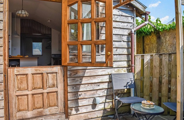 1 bedroom accommodation in Falmouth