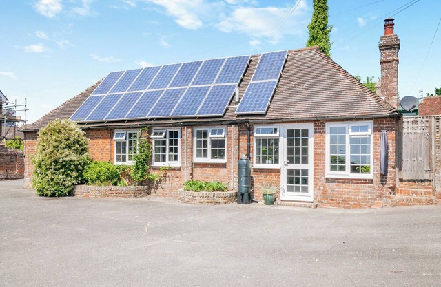 A stunning one bedroom property in a great location with some fantastic views.