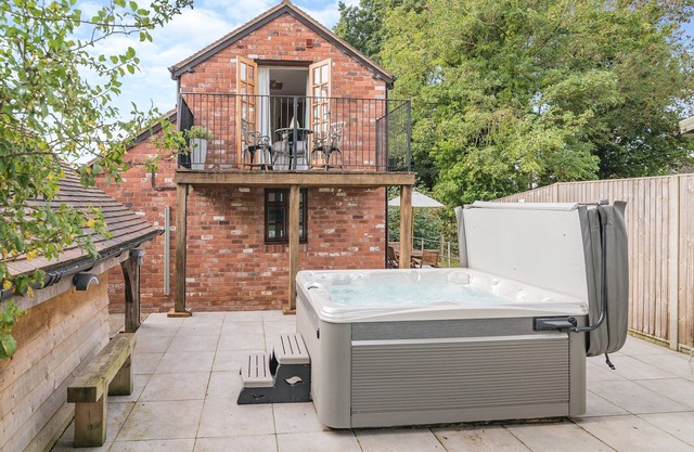 1 bedroom accommodation in Lugwardine, near Hereford