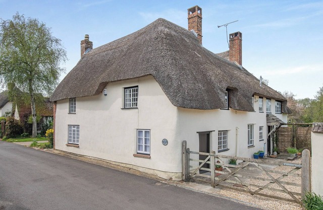 Full of character with some modern features, this gorgeous thatched cottage is sure to delight.