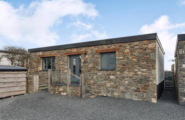 A luxury getaway for couples, with private hot tub, free standing bath and beautiful views.