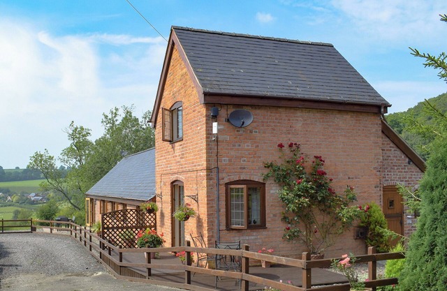 This lovely barn conversion perfect for a couple looking to enjoy all that mid wales has to offer.