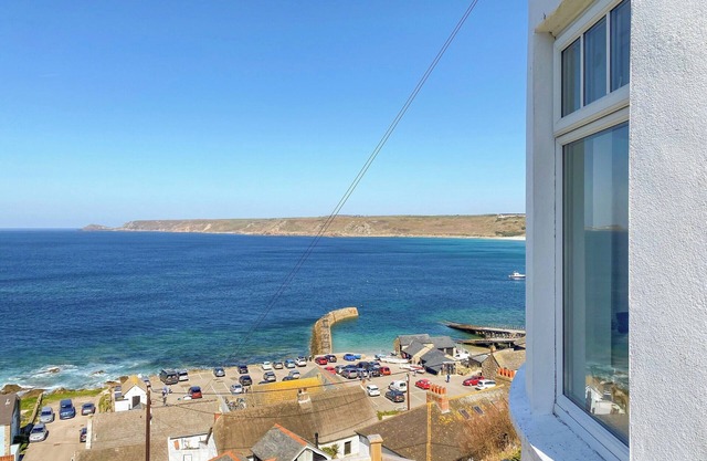 Looking for an idealistic getaway with access to coastal paths as well as the beach.