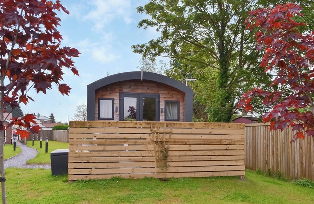 We just love this pod’s location which is just a stone’s throw from the village pub.
