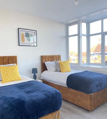 1 Bedroom Apartment - Flitwick - Contractor Friendly - Tourist Ready - Full Kitchen - WiFi - Smart TV - Sofa Bed - FREE Parking - Ideal for Short or Long Stays