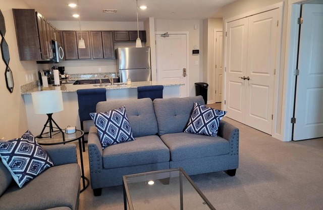 1-Bedroom apartment in Fenton, MI with Wi-Fi, Fitness Center, & in-unit Laundry!