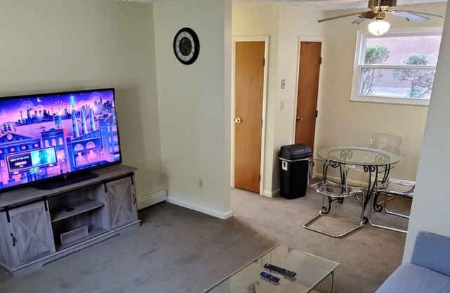 1-Bedroom Apartment Minutes From Downtown Dayton
